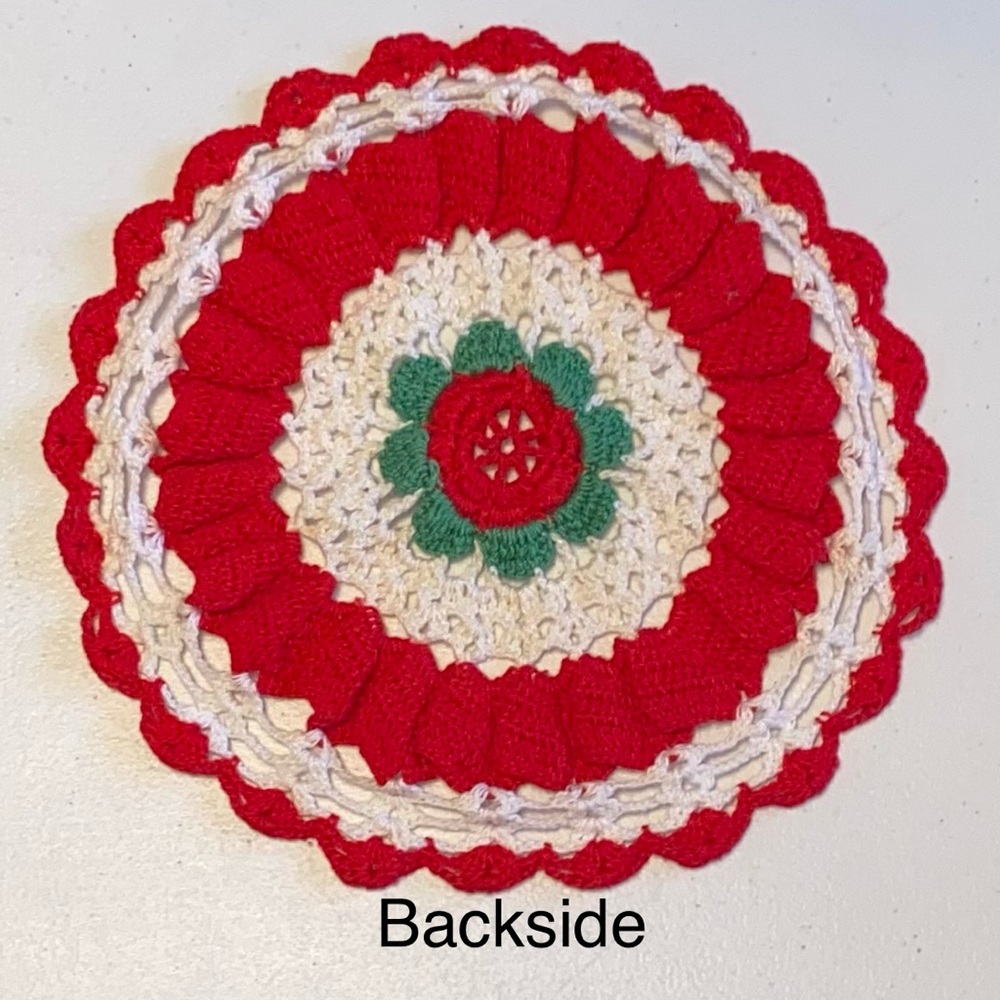 Vintage 1950s Crochet 4-Piece Doily Set in Red and White - Picture 3 of 16